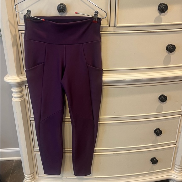 ALO Yoga Plum Leggings - Picture 3 of 10